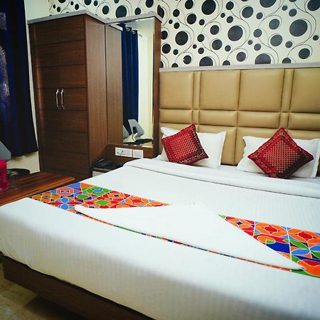 Hotel Delhi Darshan Deluxe-By Rsl Hospitality New Delhi Exteriör bild