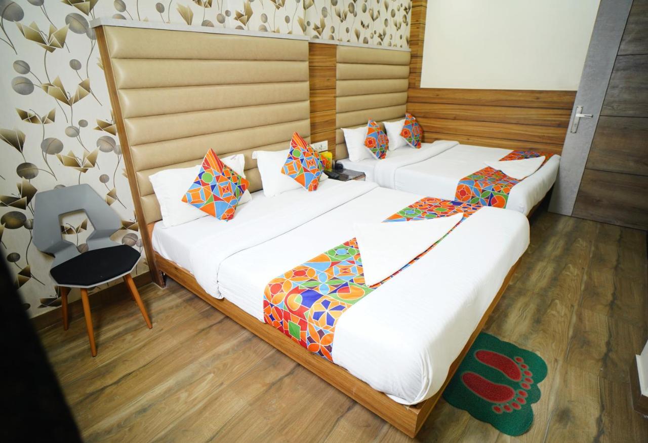 Hotel Delhi Darshan Deluxe-By Rsl Hospitality New Delhi Exteriör bild