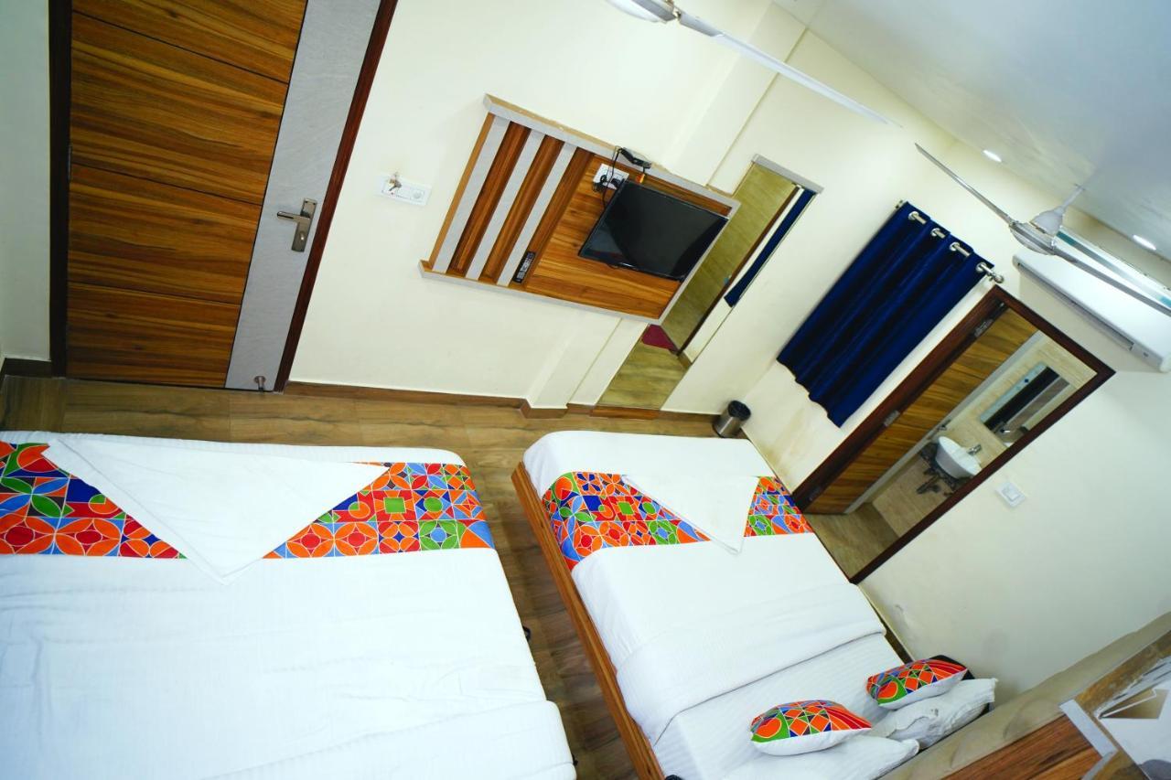 Hotel Delhi Darshan Deluxe-By Rsl Hospitality New Delhi Exteriör bild