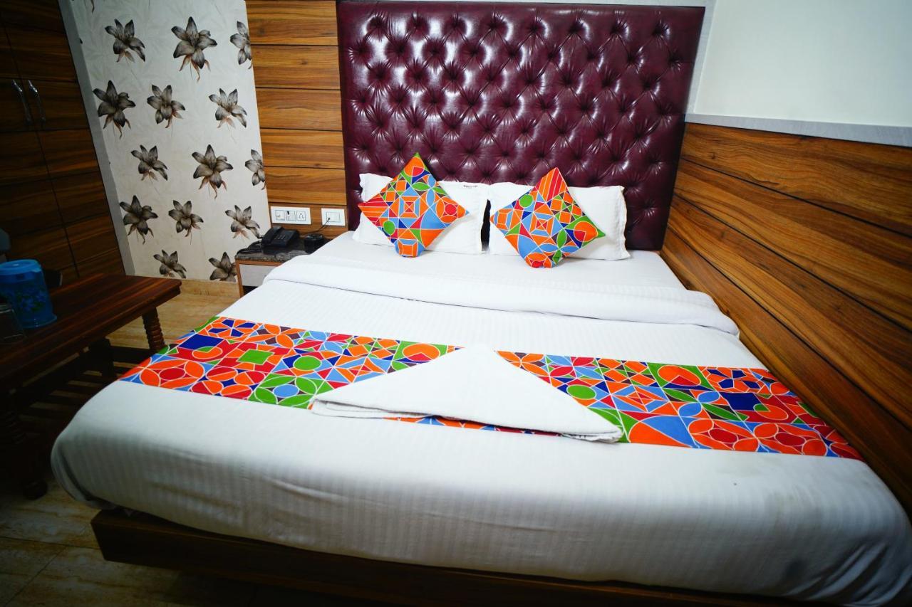 Hotel Delhi Darshan Deluxe-By Rsl Hospitality New Delhi Exteriör bild